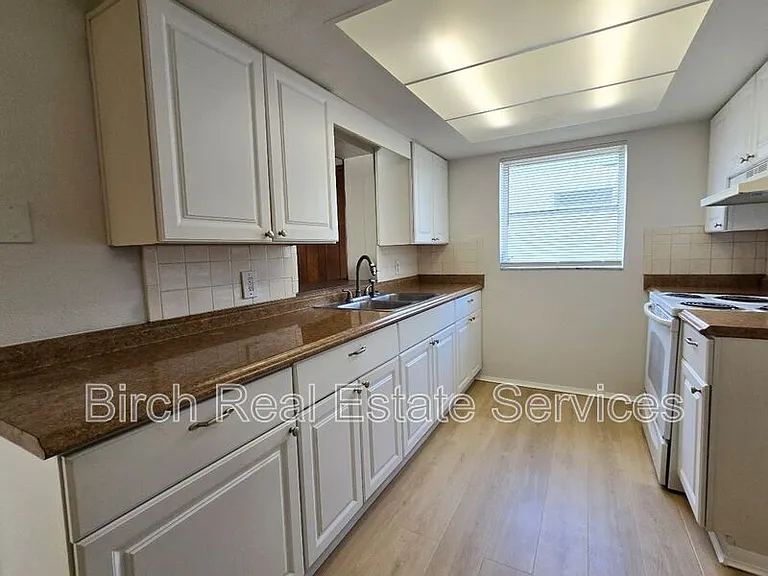 3200 Peterborough St — Photo 6