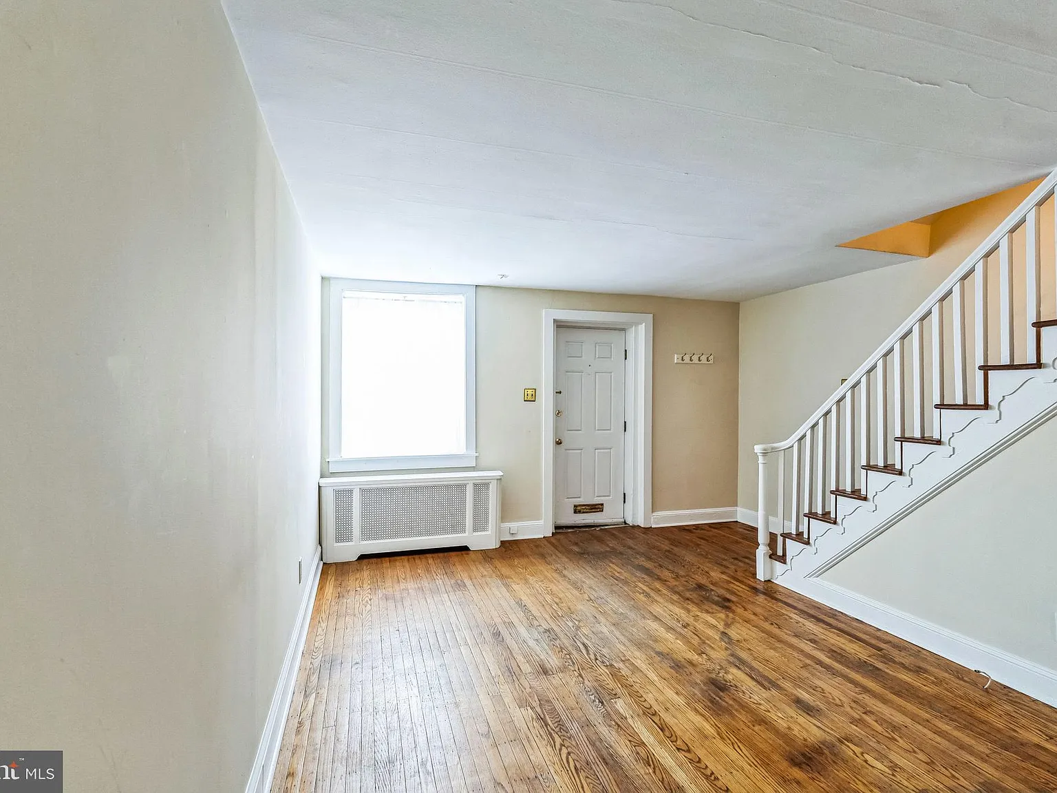 2 bed, 1.0 bath, 1125 sqft, $2,100 — Photo 2