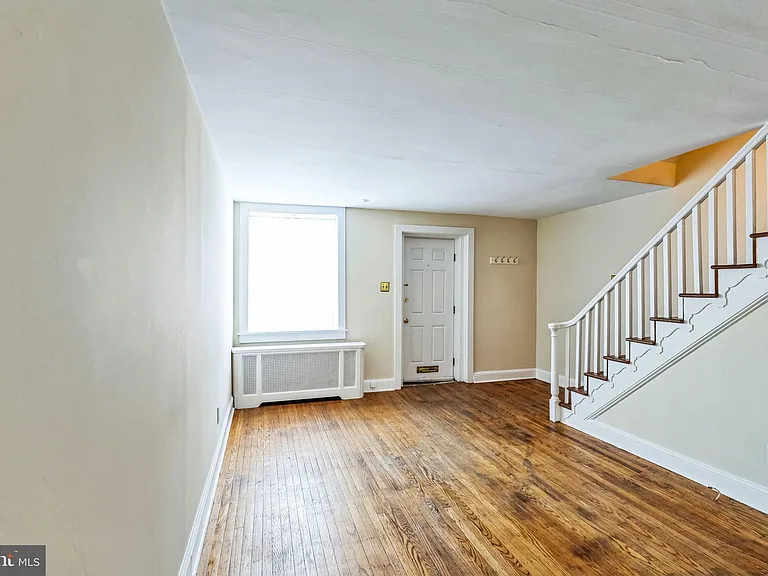 4543 Baker St — Photo 2