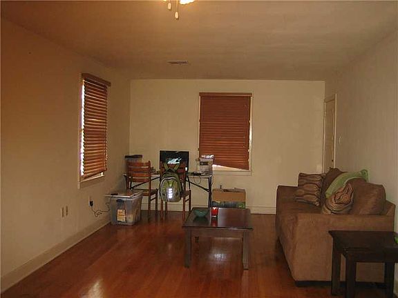 4th image of 110 Egret St