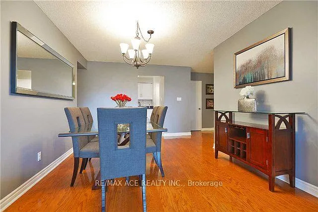 2261 Lake Shore Blvd W #301 — Photo 6
