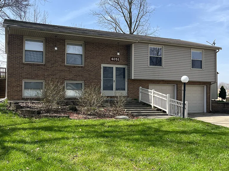 4051 E Forest Glen Ave — Photo 1