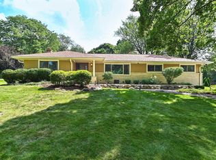 1500 Green Valley Blvd, Brookfield, WI 53045