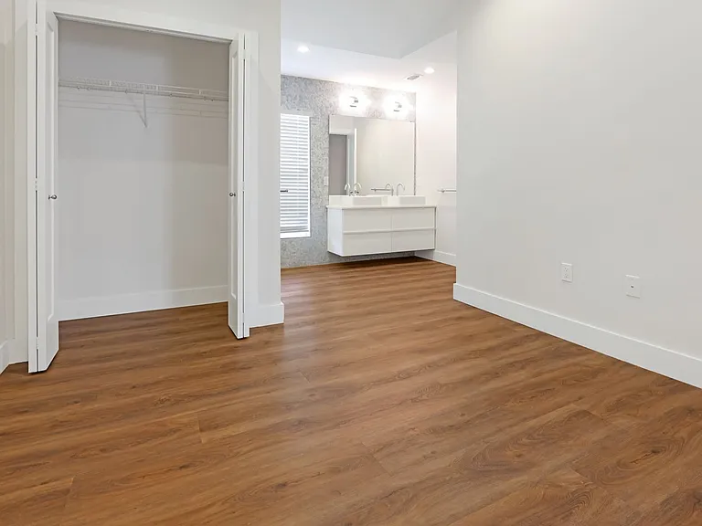 2066 Roselawn St — Photo 17