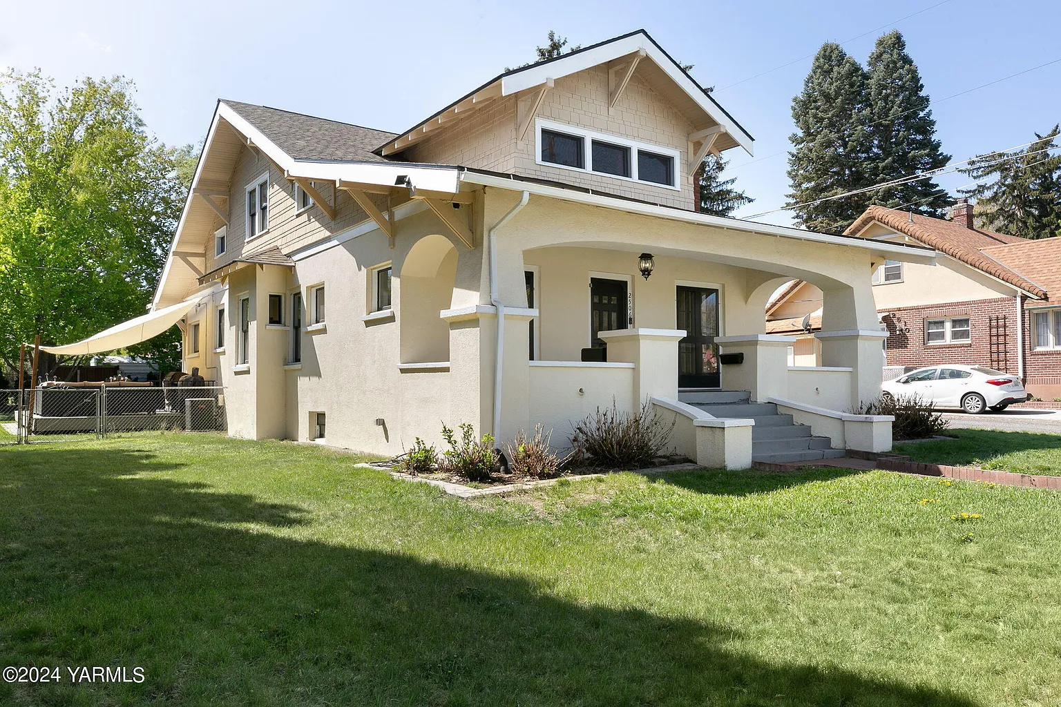 2506 Summitview Ave photo 1
