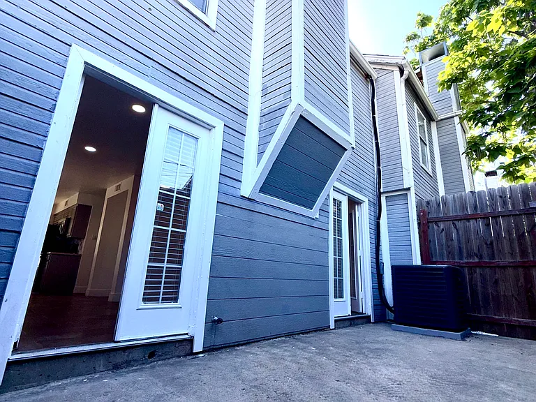 4626 San Jacinto St #D — Photo 6