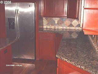 5th image of 20445 Willamette Dr