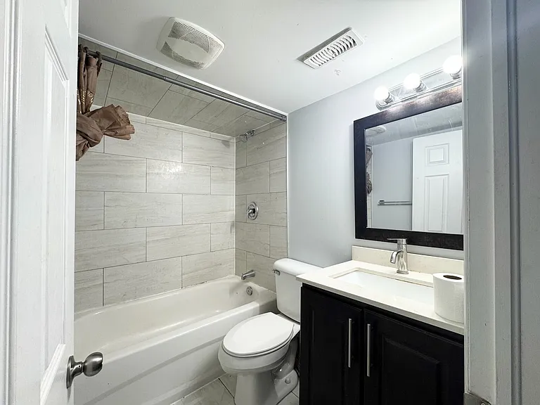 691 Heatherwood Sq #2 — Photo 6