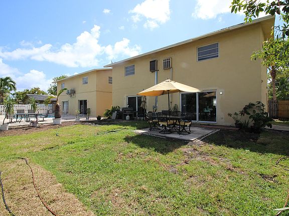 2nd image of 501 SW 12th St