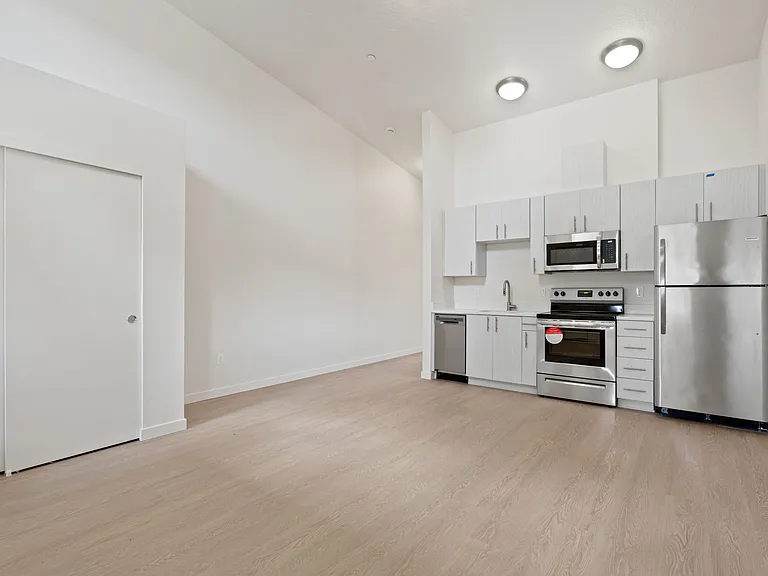 Duke Henry Flats — Photo 33