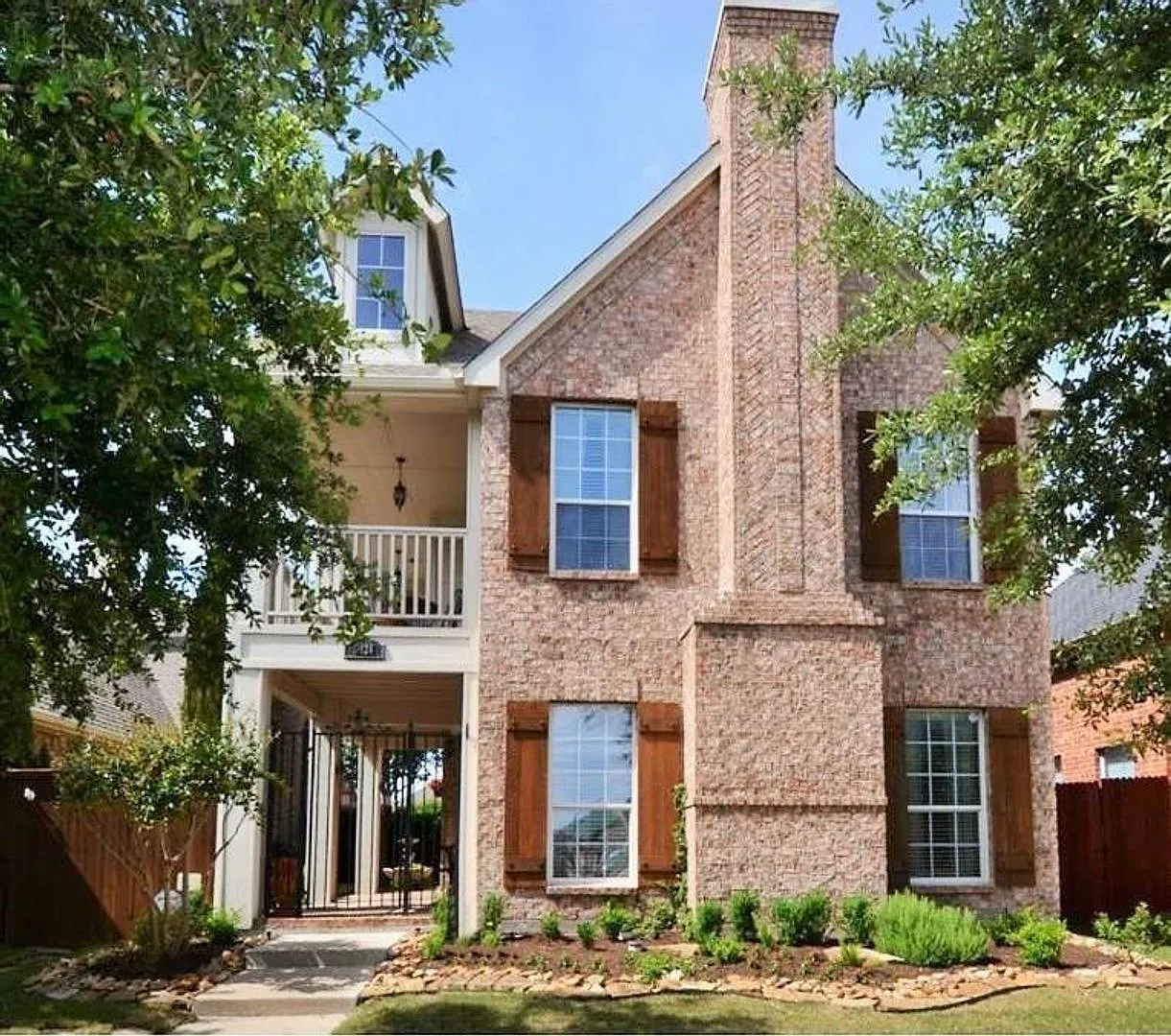 Spacious Frisco Home with 3 Full Baths, Flex Room & Private Balcony — Photo 1