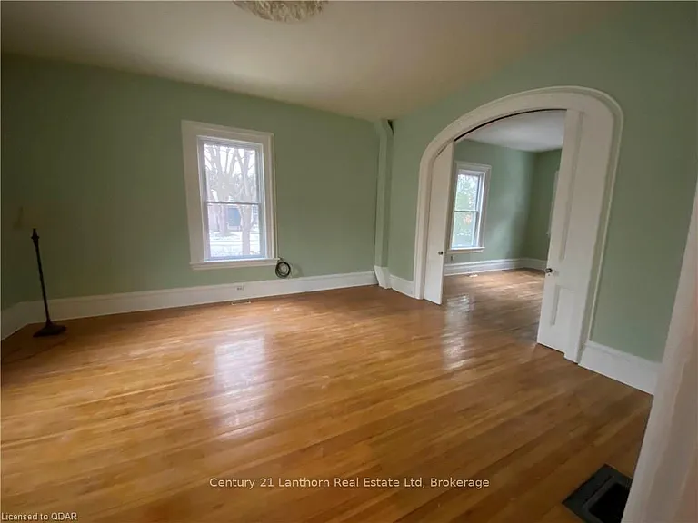 231 Albert St — Photo 6
