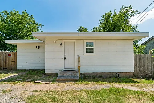 2011 SW C Ave #1/2 Photo 1
