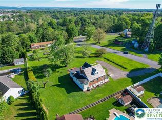 4 Stonecroft Dr, Easton, PA 18045