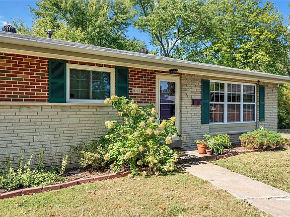 4th image of 831 Mark Sharon Ct