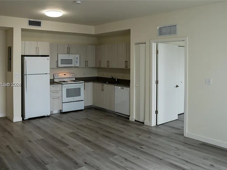 26720 Old Dixie Hwy #303 — Photo 7