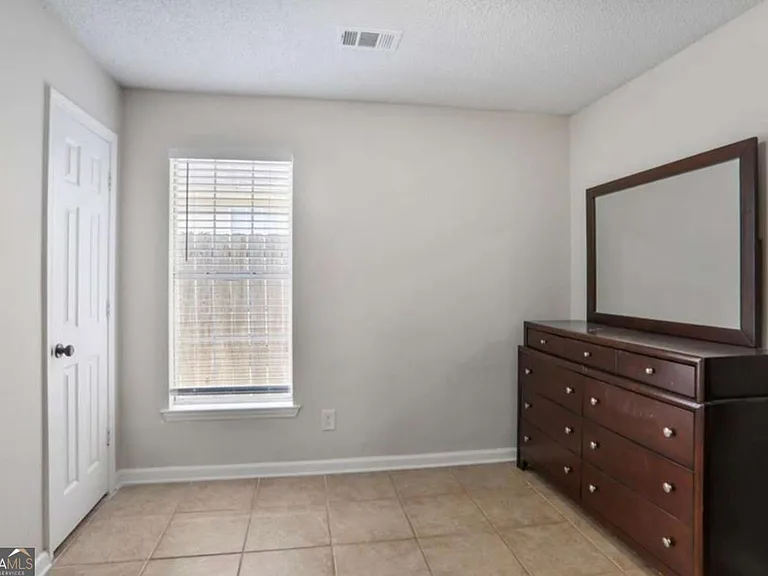 3756 Old Oak Ct — Photo 9