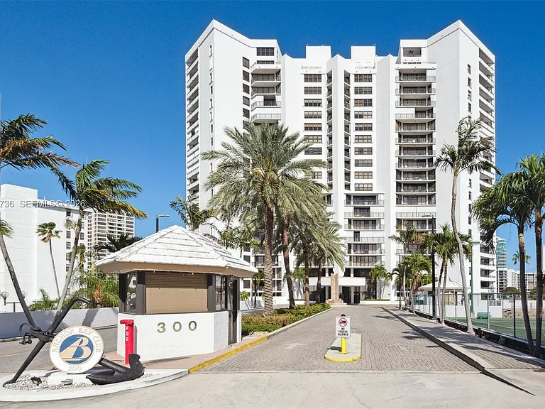 300 Three Islands Blvd #603 — Photo 15