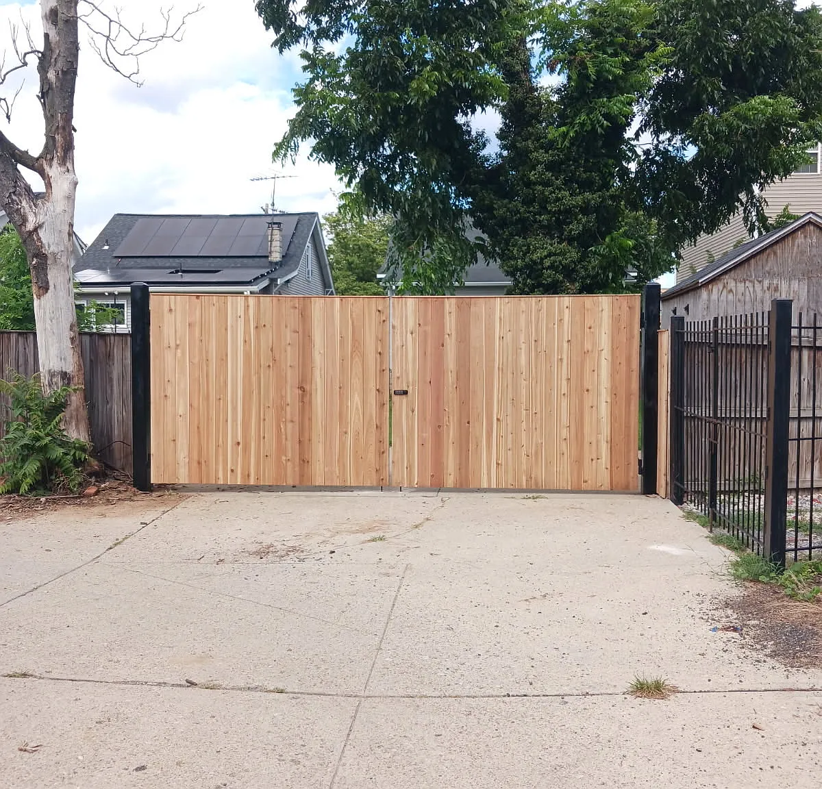 4 bed, 2100 sqft, $6,000 — Photo 1