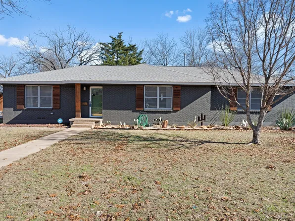 405 Richmond Ln, Waxahachie, TX 75165