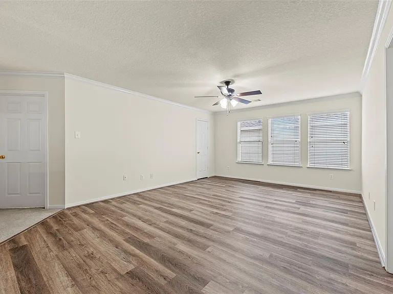 15403 Redbud Dale Ct — Photo 19