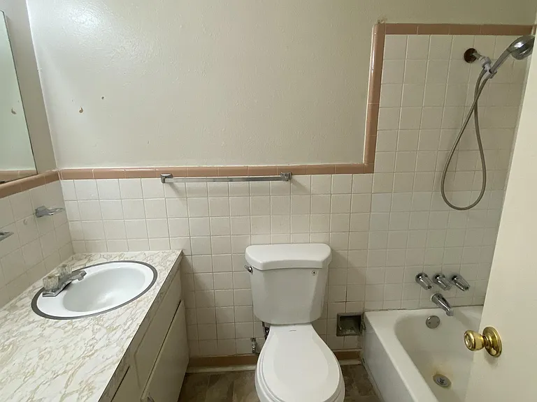 1002 Pine Dr — Photo 16