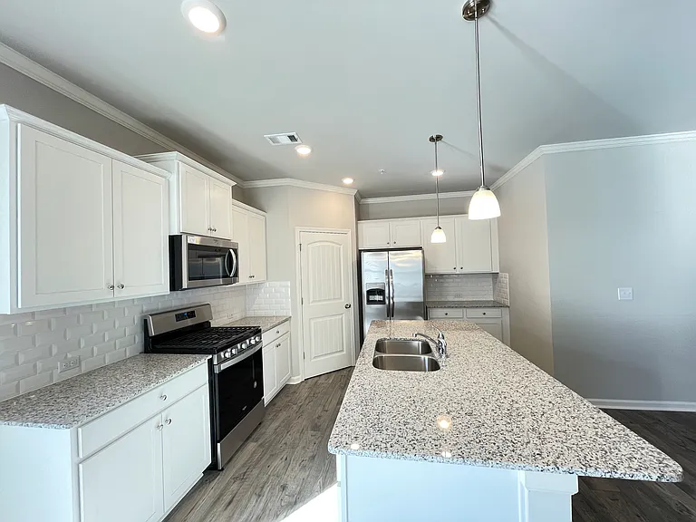 813 Upper Dove Ct — Photo 6