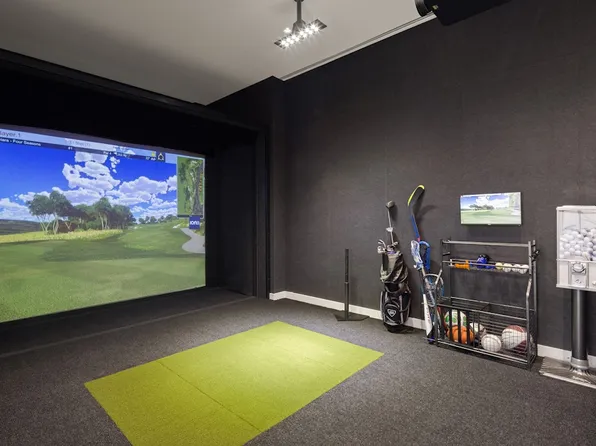 555 West 38th Street image 18 of 21