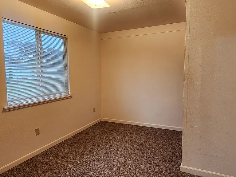 882 W Murray Rd — Photo 16