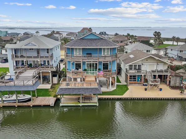1058 Redfish St, Bayou Vista, TX 77563