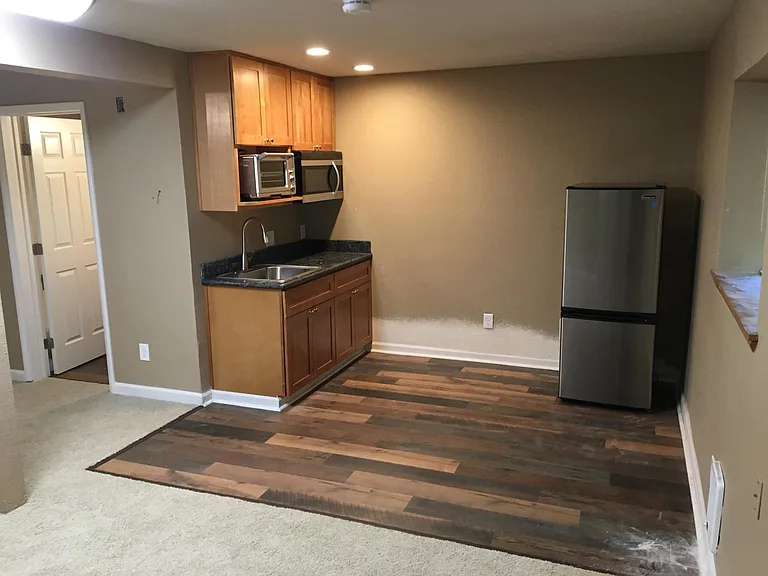 389 Alder Ct #C — Photo 1