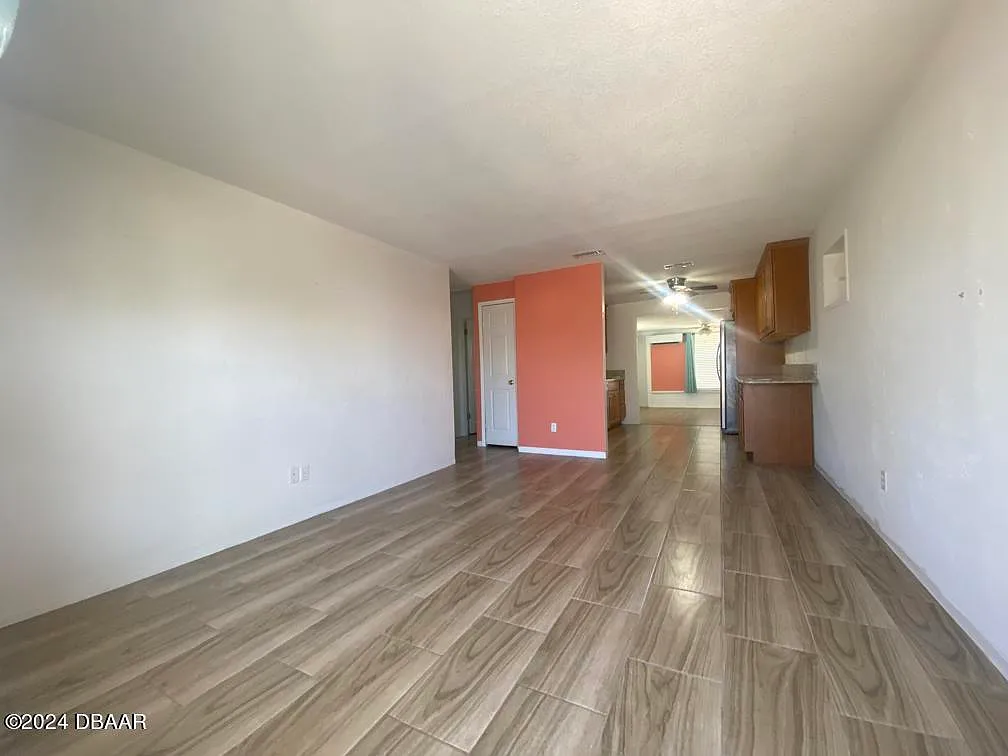 2 bed, 1.5 bath, 924 sqft, $1,995 — Photo 3