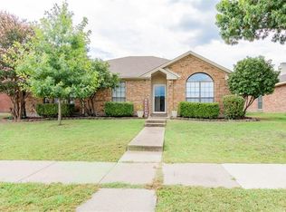 1413 Creek Valley Rd, Mesquite, TX 75181