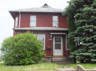 159 5th St, Silvis, IL 61282