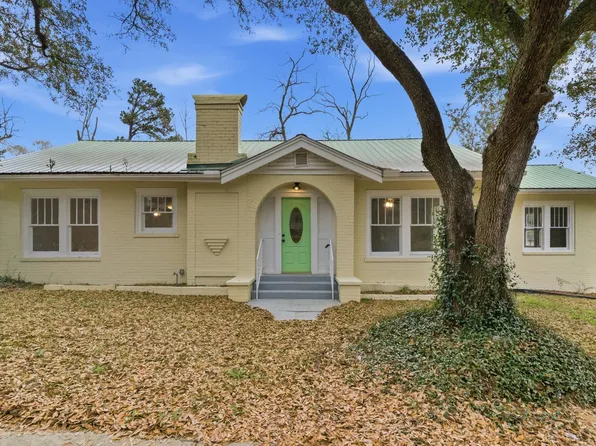 1601 N 5th Ave, Laurel, MS 39440