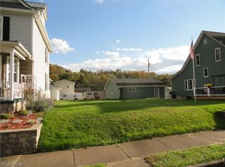 928 Phoenix Ave, Chester, WV 26034