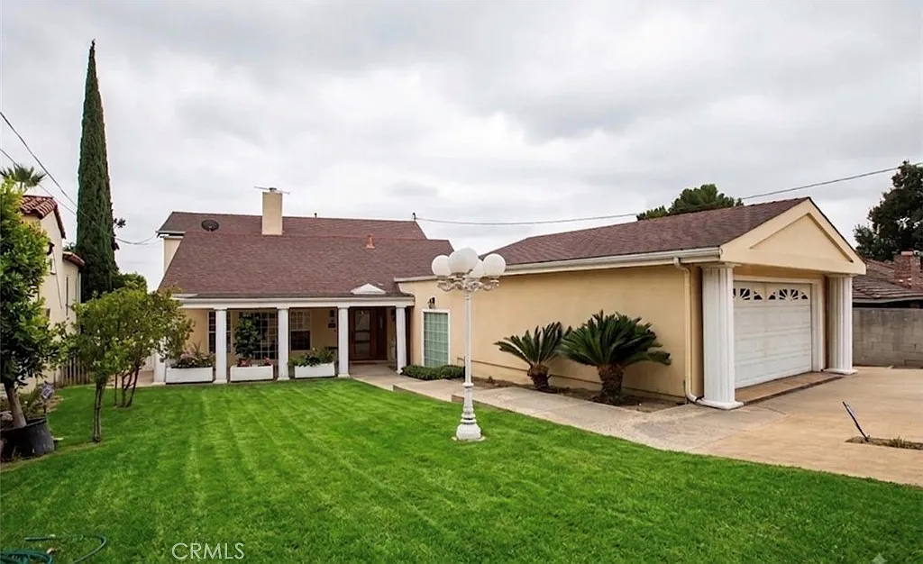 5 bed, 3869 sqft, $8,000 — Photo 1