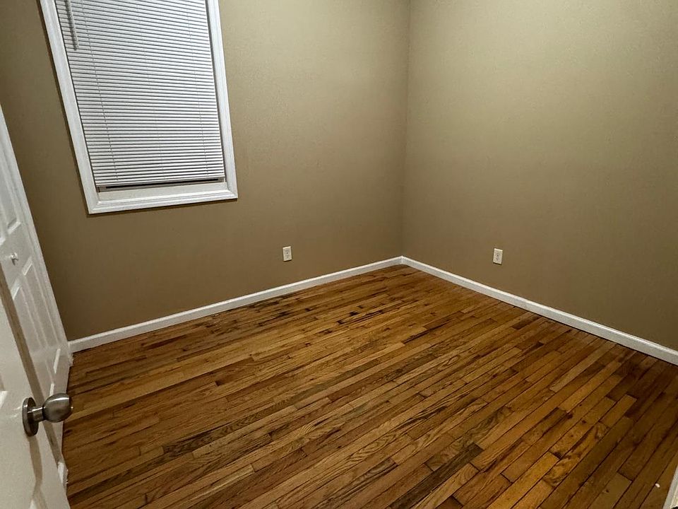 2nd image of 175 Van Nostrand Ave APT 2