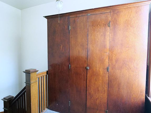 3rd image of 3848 N Oakley Ave #2