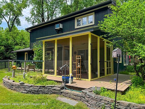 2nd image of 33 Cottonwood Lane