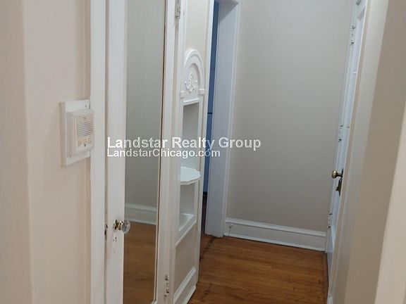 5th image of 1920 W Morse Ave APT 2S