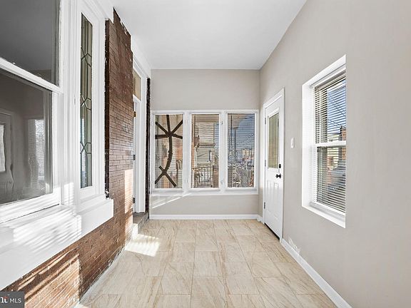 5th image of 425 W Rockland St
