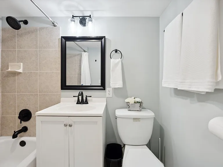 26 N Aurora Rd — Photo 15