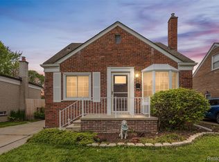 27935 Grant St, Saint Clair Shores, MI 48081