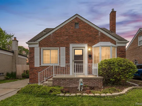 27935 Grant St, Saint Clair Shores, MI 48081