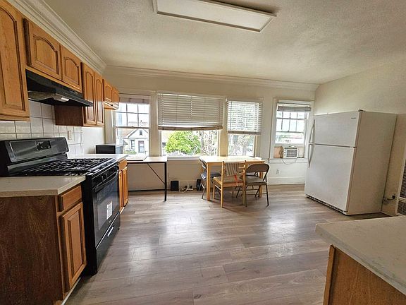 2nd image of 2310 Ellendale Pl #1388-1/2