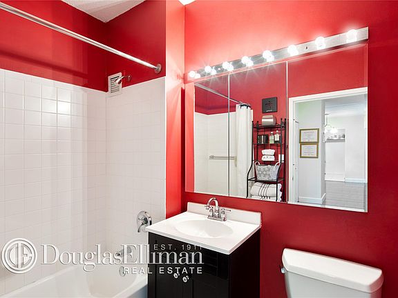 3rd image of 130 Lenox Ave APT 628