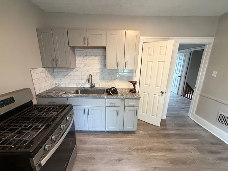 8215/8217 Badger1 LLC — Photo 14