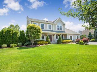 14 Island Trl, Mount Sinai, NY