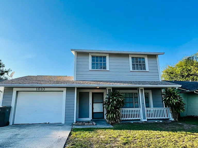 1610 Palm Leaf Dr — Photo 1